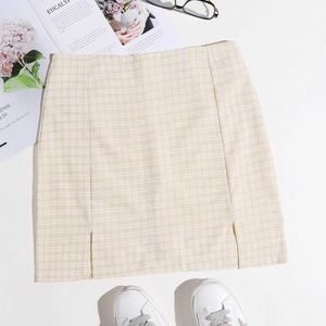 Beige plaid mini skirt